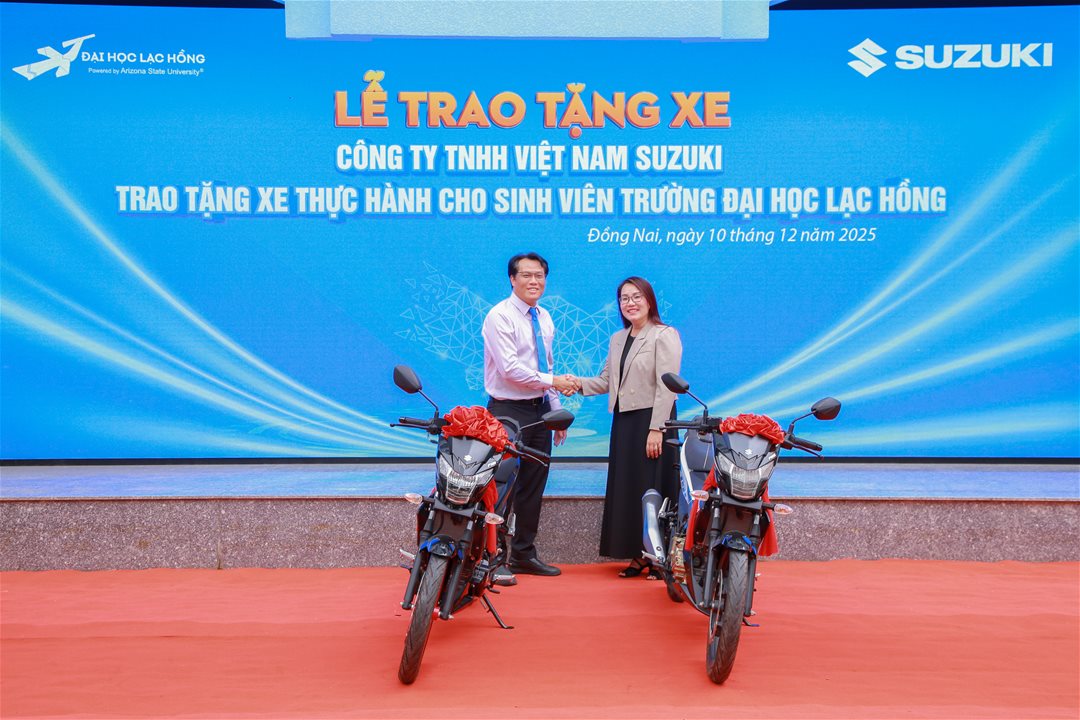 Suzuki Tài Trợ 02 Xe Moto, Tăng Cường Học Cụ Thực Hành Cho Sinh Viên LHU
