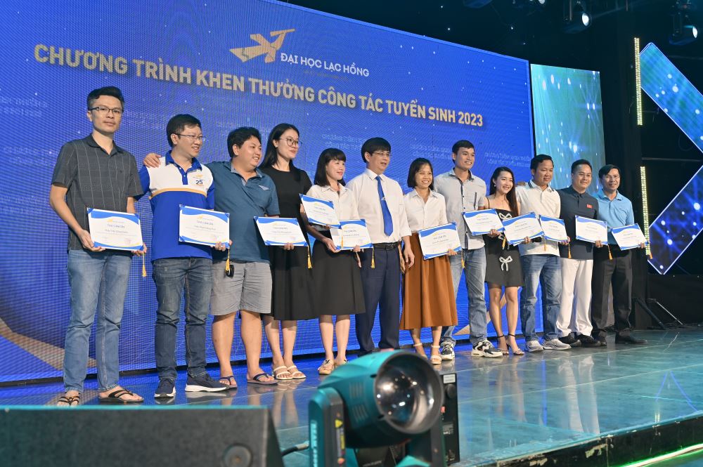 LHU tổ chức tổng kết tuyển sinh năm 2023